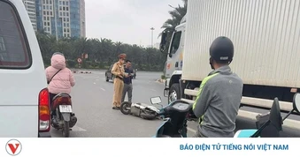 Một người tử vong sau khi va chạm với xe tải tại đường Phạm Hùng