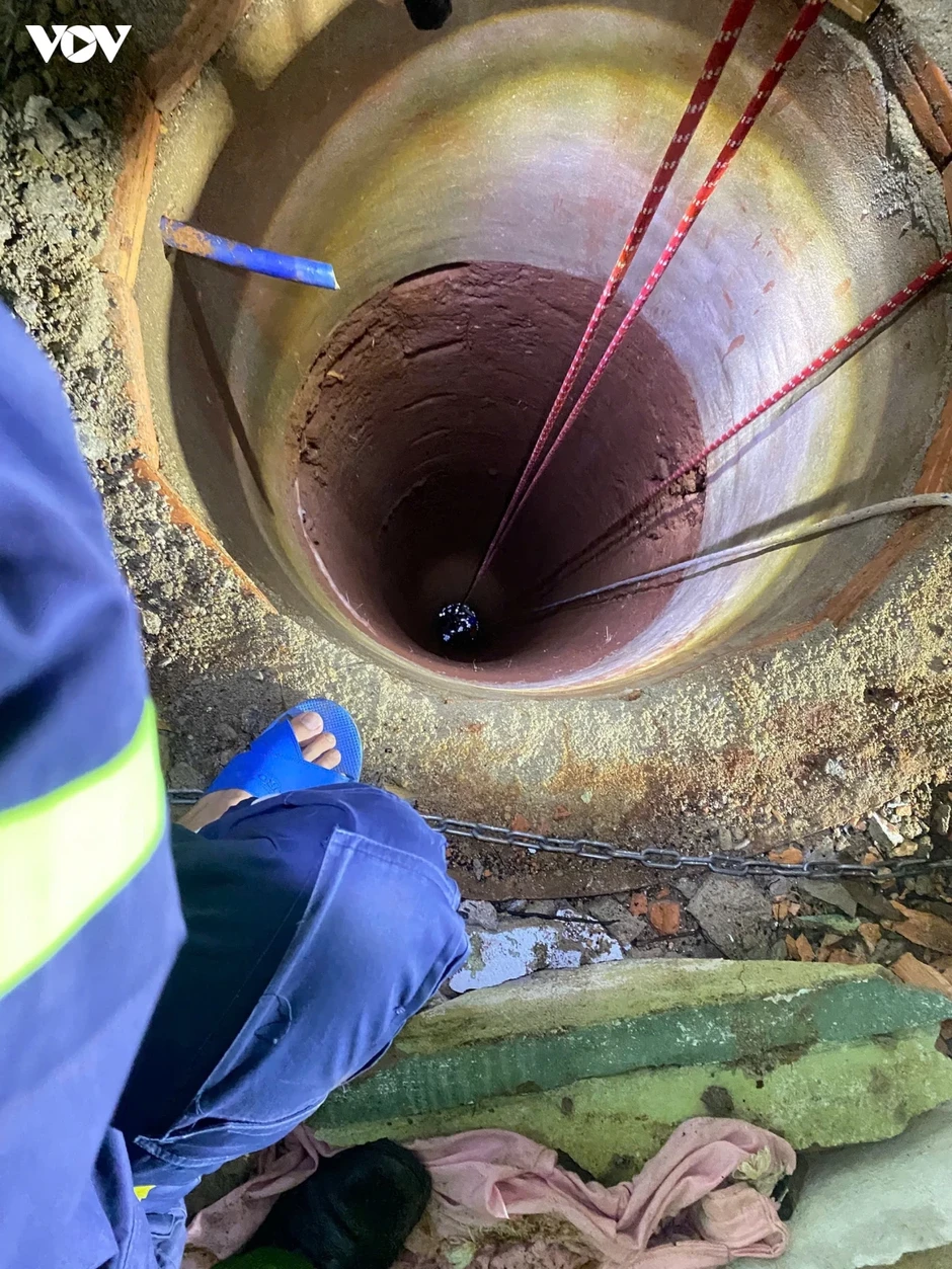 Một phụ nữ ở Gia Lai được cứu sau nhiều giờ rơi xuống giếng sâu 30m