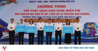 Một phường ở Đồng Nai cấp hơn 5.400 bộ sách giáo khoa miễn phí cho học sinh