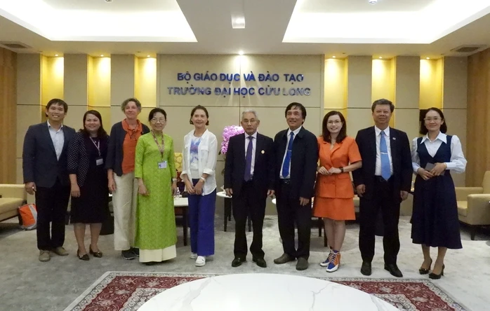 Một trường đại học ở miền Tây hợp tác với đối tác Pháp Một trường đại học ở miền Tây hợp tác với đối tác Pháp