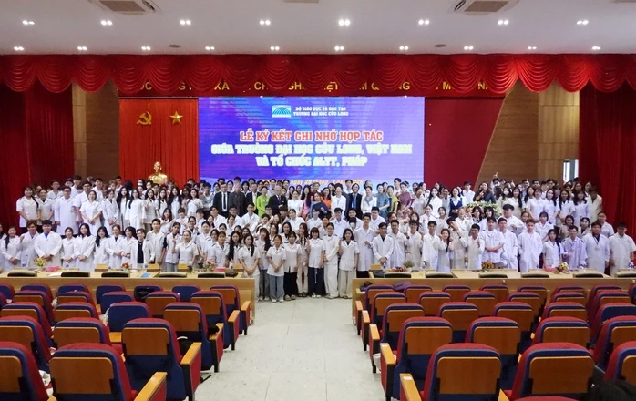 Một trường đại học ở miền Tây hợp tác với đối tác Pháp Một trường đại học ở miền Tây hợp tác với đối tác Pháp