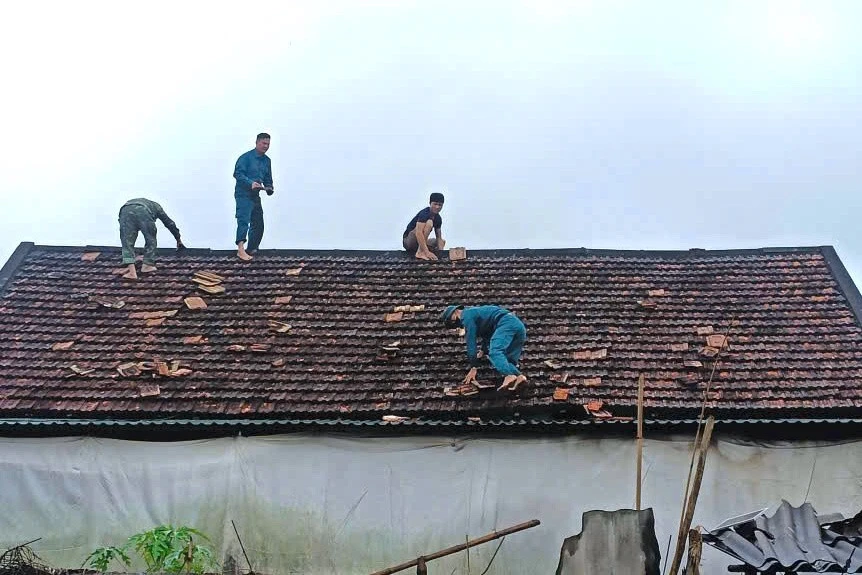 Một xã thiệt hại hơn 12 tỉ đồng sau trận mưa đá kéo dài 30 phút Một xã thiệt hại hơn 12 tỉ đồng sau trận mưa đá kéo dài 30 phút