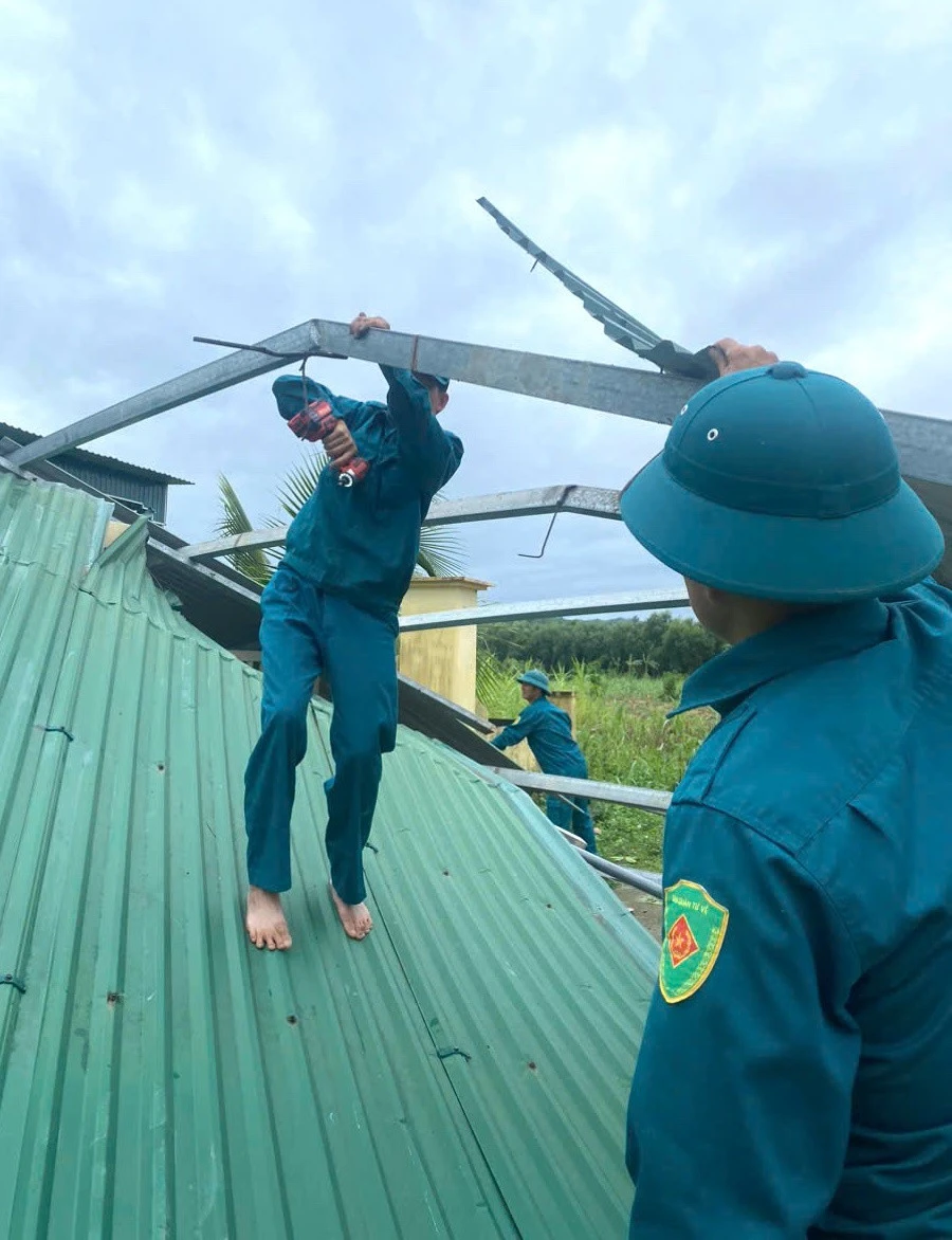 Một xã thiệt hại hơn 12 tỉ đồng sau trận mưa đá kéo dài 30 phút Một xã thiệt hại hơn 12 tỉ đồng sau trận mưa đá kéo dài 30 phút