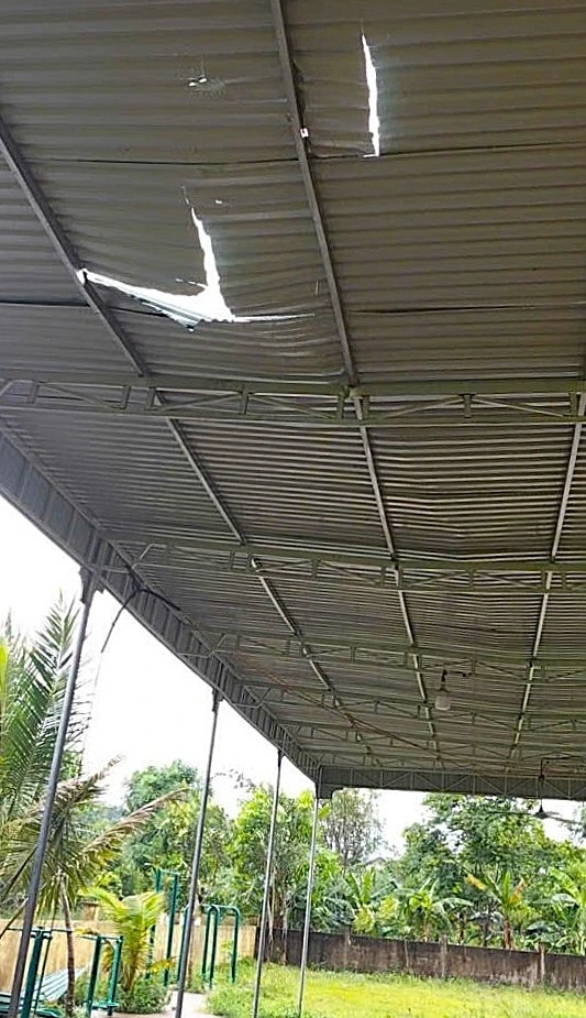 Mưa đá, dông lốc gây thiệt hại tại nhiều địa phương ở Nghệ An Mưa đá, dông lốc gây thiệt hại tại nhiều địa phương ở Nghệ An