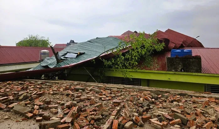 Mưa đá, dông lốc gây thiệt hại tại nhiều địa phương ở Thanh Hóa Mưa đá, dông lốc gây thiệt hại tại nhiều địa phương ở Thanh Hóa