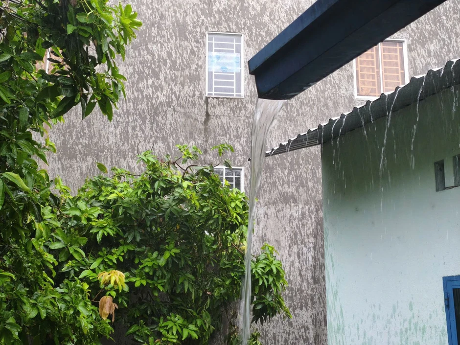 Mưa dông bất ngờ làm hạ nhiệt TP Hồ Chí Minh Mưa dông bất ngờ làm hạ nhiệt TP Hồ Chí Minh