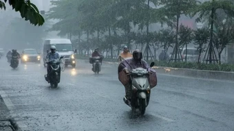 Mưa dông diện rộng ở hầu hết các vùng, miền trên cả nước