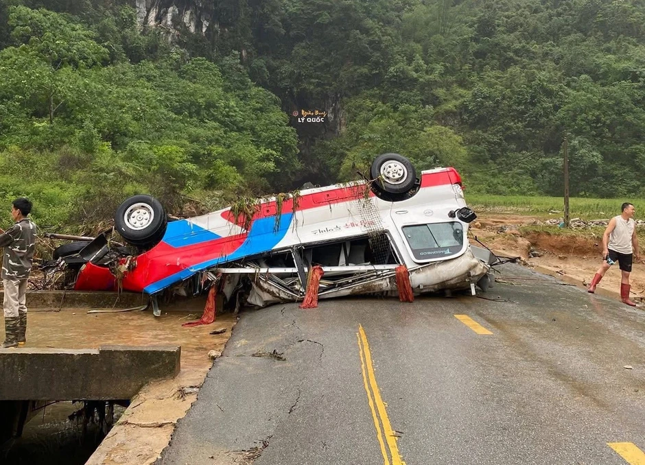 Mưa dông gây thiệt hại ở nhiều địa phương Mưa dông gây thiệt hại ở nhiều địa phương