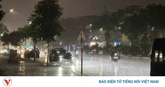Mưa dông kéo dài ở Bắc Bộ, Thanh Hóa, Nghệ An, có nơi mưa trên 100mm