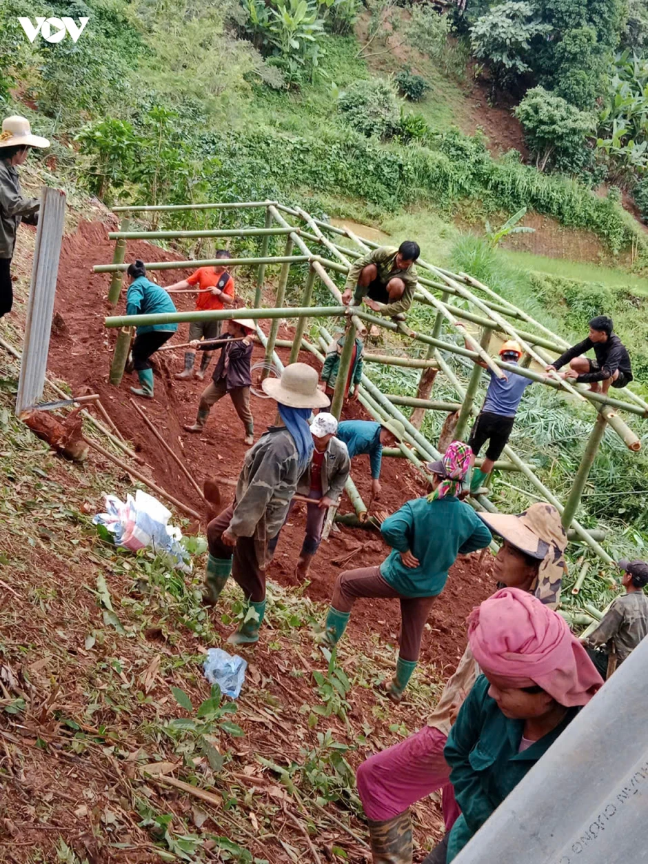 Mưa kéo dài gây sạt lở đất đá tại nhiều nơi ở Sơn La