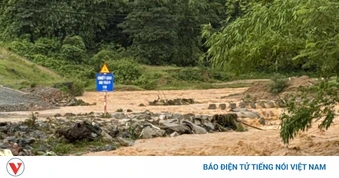 Mưa lớn cục bộ chia cắt giao thông tại nhiều bản làng vùng biên giới Quảng Trị