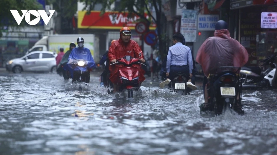 Mưa lớn dồn dập Nam Bộ, cảnh báo nơi trên 200mm, yêu cầu khẩn ứng phó thiên tai Mưa lớn dồn dập Nam Bộ, cảnh báo nơi trên 200mm, yêu cầu khẩn ứng phó thiên tai