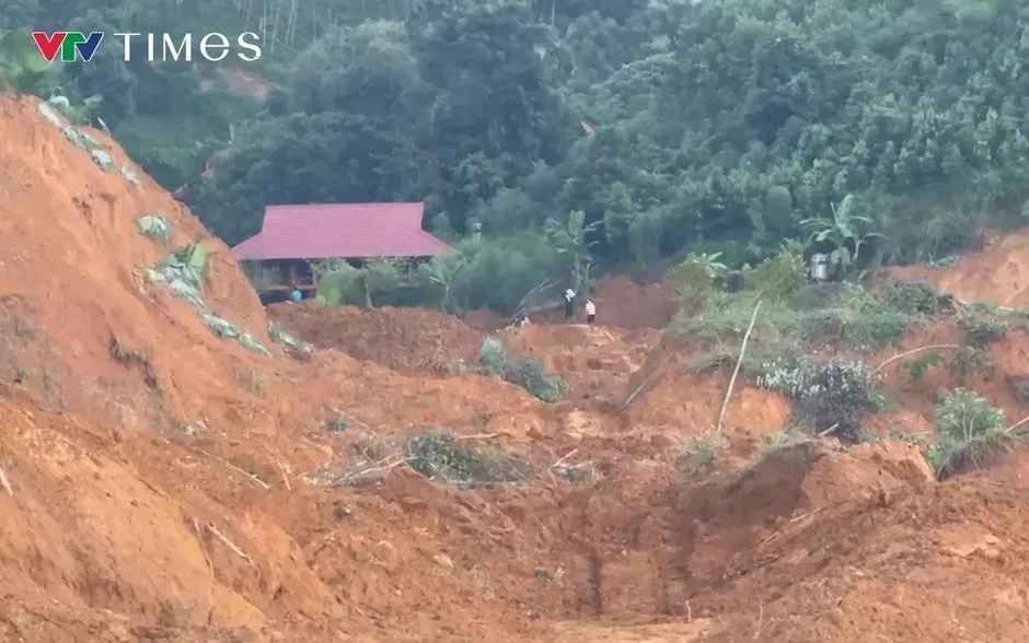 Mưa lớn dồn dập trong đêm, 4 tỉnh đối mặt nguy cơ lũ quét, sạt lở đất Mưa lớn dồn dập trong đêm, 4 tỉnh đối mặt nguy cơ lũ quét, sạt lở đất