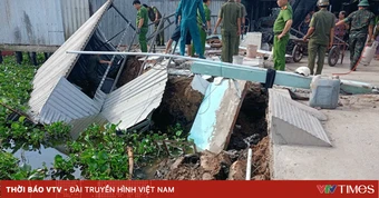 Mưa lớn, dông lốc tại nhiều địa phương, hàng trăm ngôi nhà bị ngập nước, tốc mái