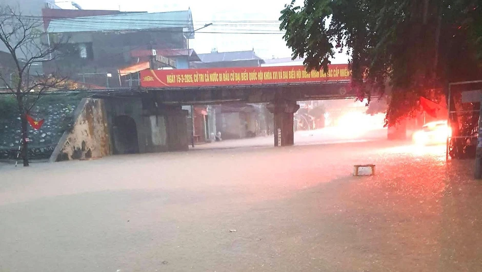 Mưa lớn gây ngập lụt, sạt lở đất đá, bờ kè tại Lạng Sơn Mưa lớn gây ngập lụt, sạt lở đất đá, bờ kè tại Lạng Sơn