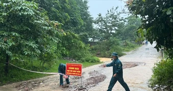 Mưa lớn gây ngập nhiều khu vực ở Quảng Trị