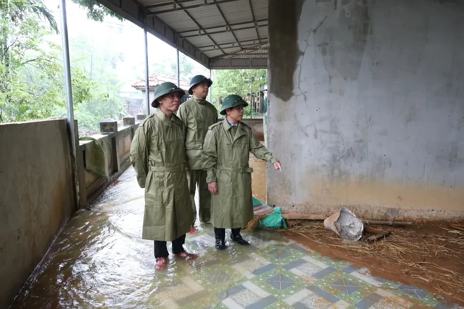 Mưa lớn gây ngập, sạt lở ở Thanh Hoá và Nghệ An Mưa lớn gây ngập, sạt lở ở Thanh Hoá và Nghệ An