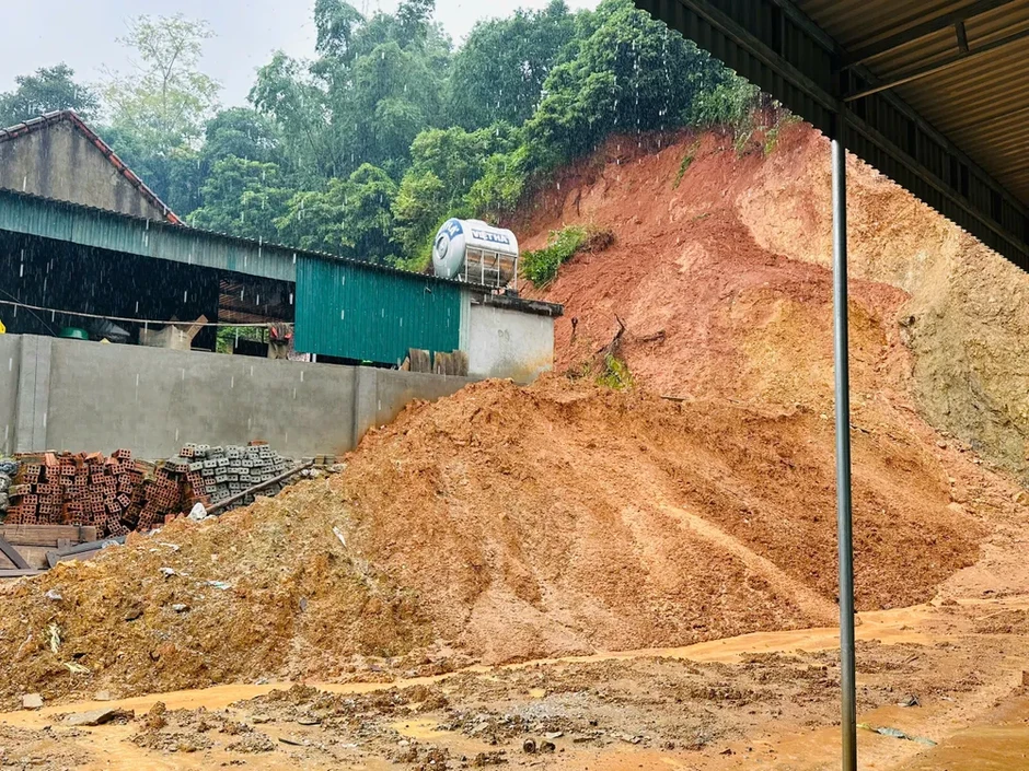 Mưa lớn gây ngập, sạt lở ở Thanh Hoá và Nghệ An Mưa lớn gây ngập, sạt lở ở Thanh Hoá và Nghệ An