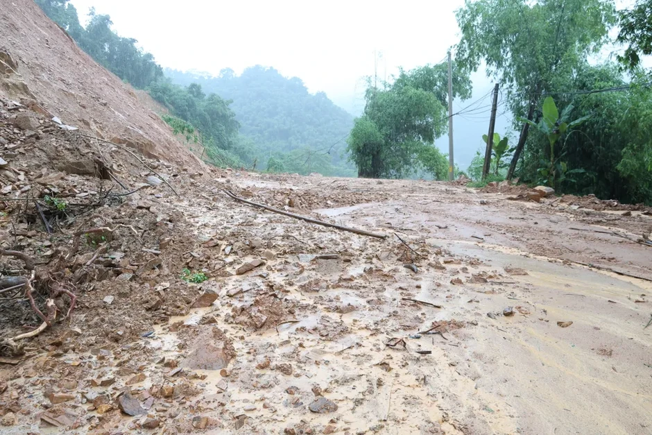 Mưa lớn gây ngập, sạt lở ở Thanh Hoá và Nghệ An Mưa lớn gây ngập, sạt lở ở Thanh Hoá và Nghệ An