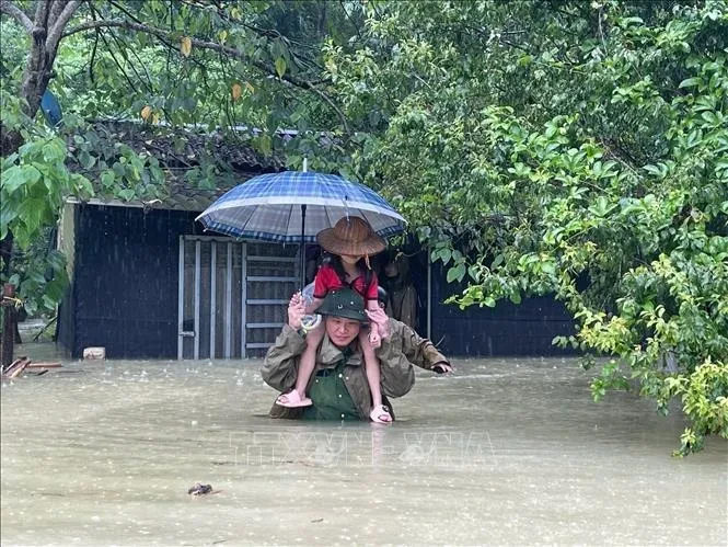 Mưa lớn gây ngập sâu, sạt lở ở Cao Bằng và Tuyên Quang Mưa lớn gây ngập sâu, sạt lở ở Cao Bằng và Tuyên Quang