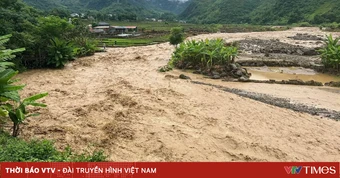 Mưa lớn gây sạt lở, ách tắc giao thông tại Sơn La