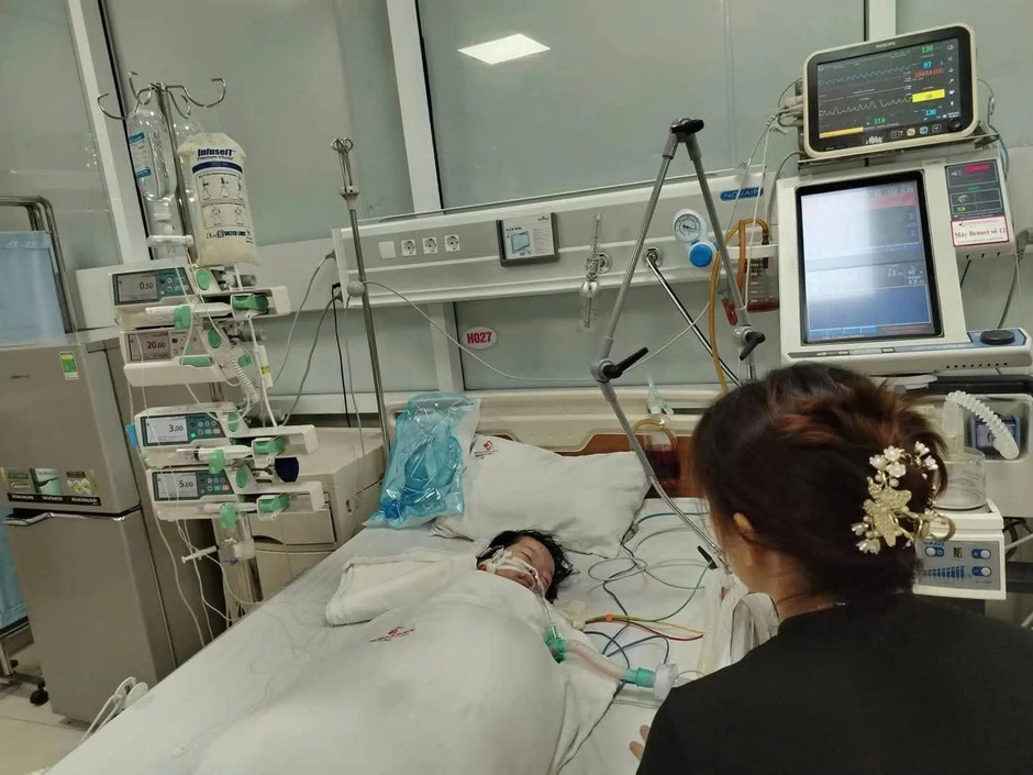 Mưa lớn gây sạt lở đất ở Phú Thọ khiến hai cháu bé bị thương Mưa lớn gây sạt lở đất ở Phú Thọ khiến hai cháu bé bị thương