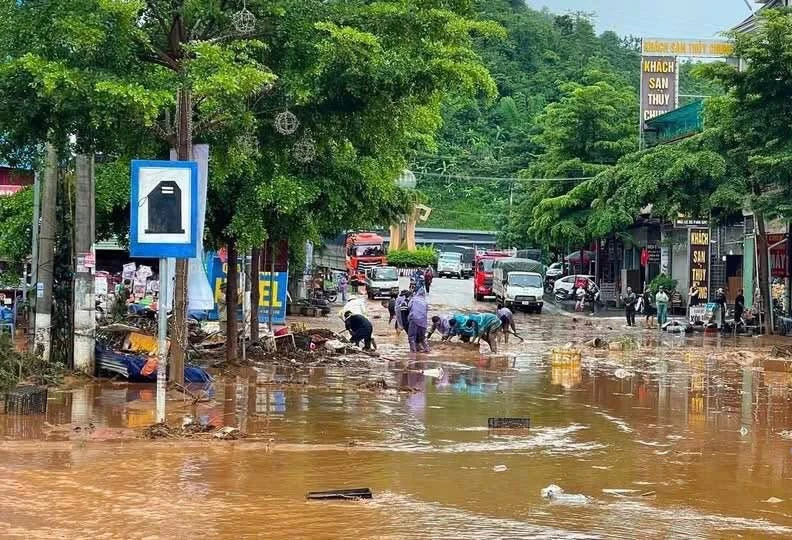 Mưa lớn gây sạt lở, ngập úng tại Sơn La Mưa lớn gây sạt lở, ngập úng tại Sơn La