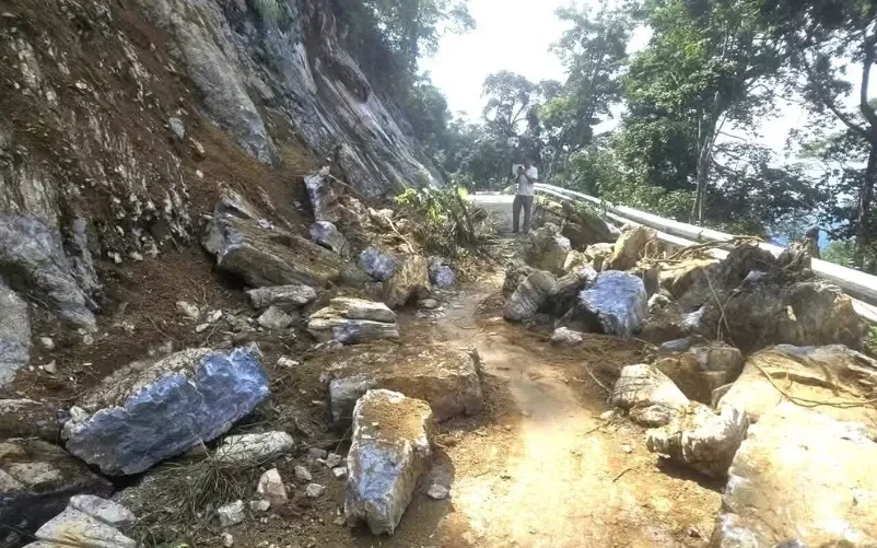 Mưa lớn gây sạt lở trên nhiều tuyến giao thông, Tuyên Quang khẩn trương xử lý khắc phục Mưa lớn gây sạt lở trên nhiều tuyến giao thông, Tuyên Quang khẩn trương xử lý khắc phục