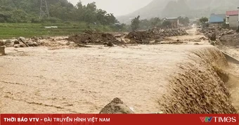 Mưa lớn gây sạt lở trên Quốc lộ 32 và Quốc lộ 279, giao thông qua Lai Châu tê liệt