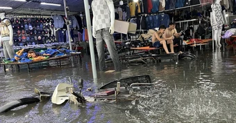 Mưa lớn, ngập nhiều nơi ở Nha Trang