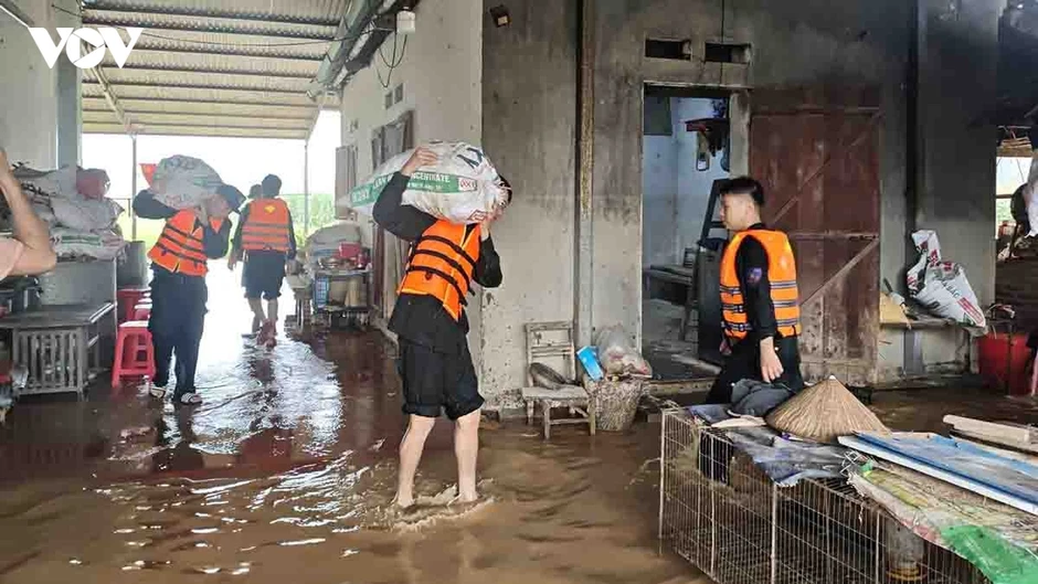 Mưa lũ Cao Bằng: Mực nước sông dâng cao, nhiều hộ dân phải di dời tài sản Mưa lũ Cao Bằng: Mực nước sông dâng cao, nhiều hộ dân phải di dời tài sản