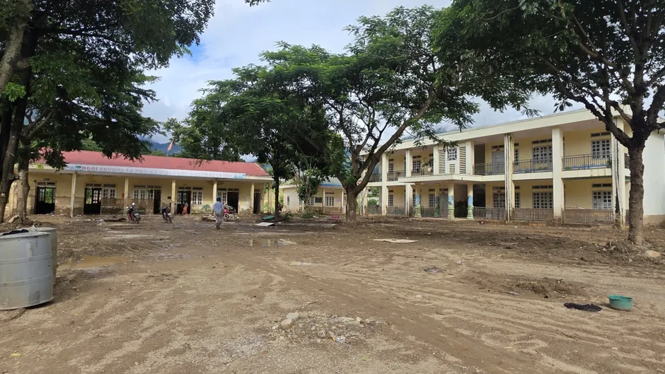 Mường Than (Lai Châu) khẩn trương chuẩn bị năm học mới sau thiên tai Mường Than (Lai Châu) khẩn trương chuẩn bị năm học mới sau thiên tai