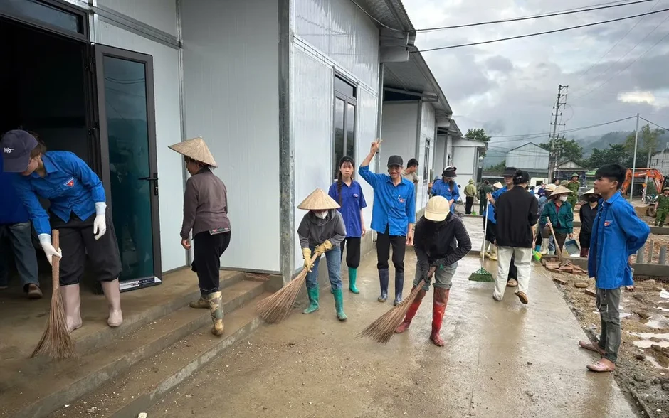 Mường Than (Lai Châu) khẩn trương chuẩn bị năm học mới sau thiên tai Mường Than (Lai Châu) khẩn trương chuẩn bị năm học mới sau thiên tai