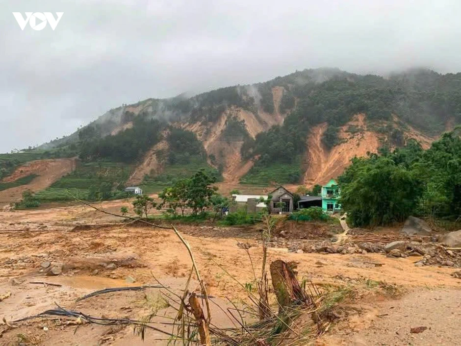 Mường Than tan hoang sau cơn lũ dữ