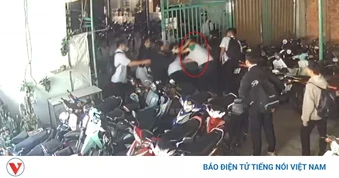 Nam sinh lớp 11 ở TP.HCM bị đánh hội đồng phải nhập viện cấp cứu