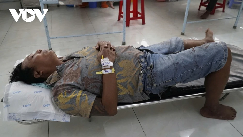 Nạn nhân kể lại phút kinh hoàng lúc xe khách lao xuống vực sâu đèo An Khê, Gia Lai Nạn nhân kể lại phút kinh hoàng lúc xe khách lao xuống vực sâu đèo An Khê, Gia Lai