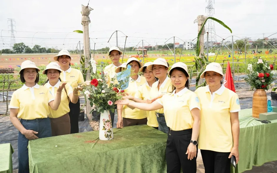 Nâng bước phụ nữ nông thôn Việt - Gieo yêu thương, gặt thành công Nâng bước phụ nữ nông thôn Việt - Gieo yêu thương, gặt thành công
