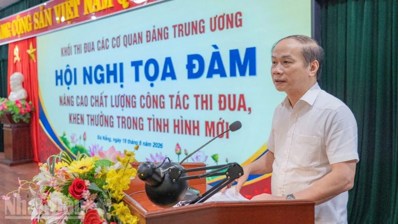 Nâng cao chất lượng công tác thi đua, khen thưởng trong tình hình mới Nâng cao chất lượng công tác thi đua, khen thưởng trong tình hình mới