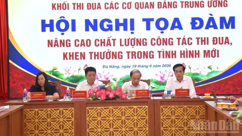 Nâng cao chất lượng công tác thi đua, khen thưởng trong tình hình mới Nâng cao chất lượng công tác thi đua, khen thưởng trong tình hình mới
