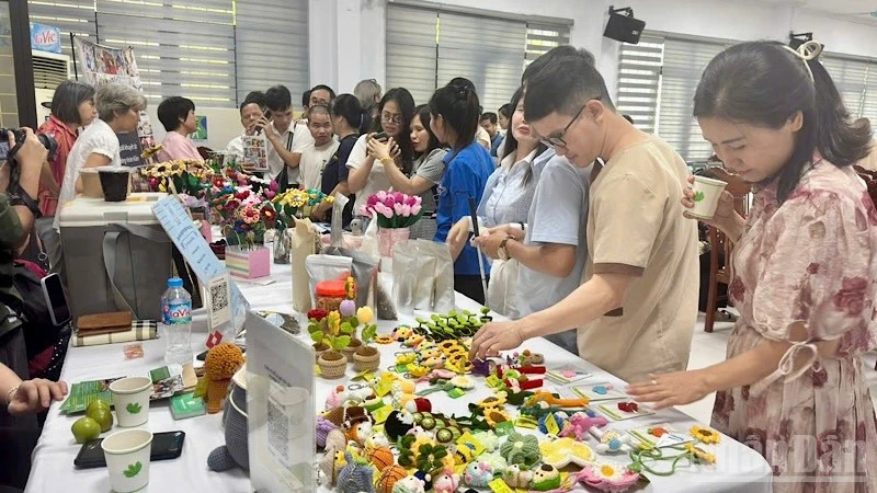 Nâng cao hiệu quả tiếp cận dịch vụ ngân hàng cho người khuyết tật Nâng cao hiệu quả tiếp cận dịch vụ ngân hàng cho người khuyết tật