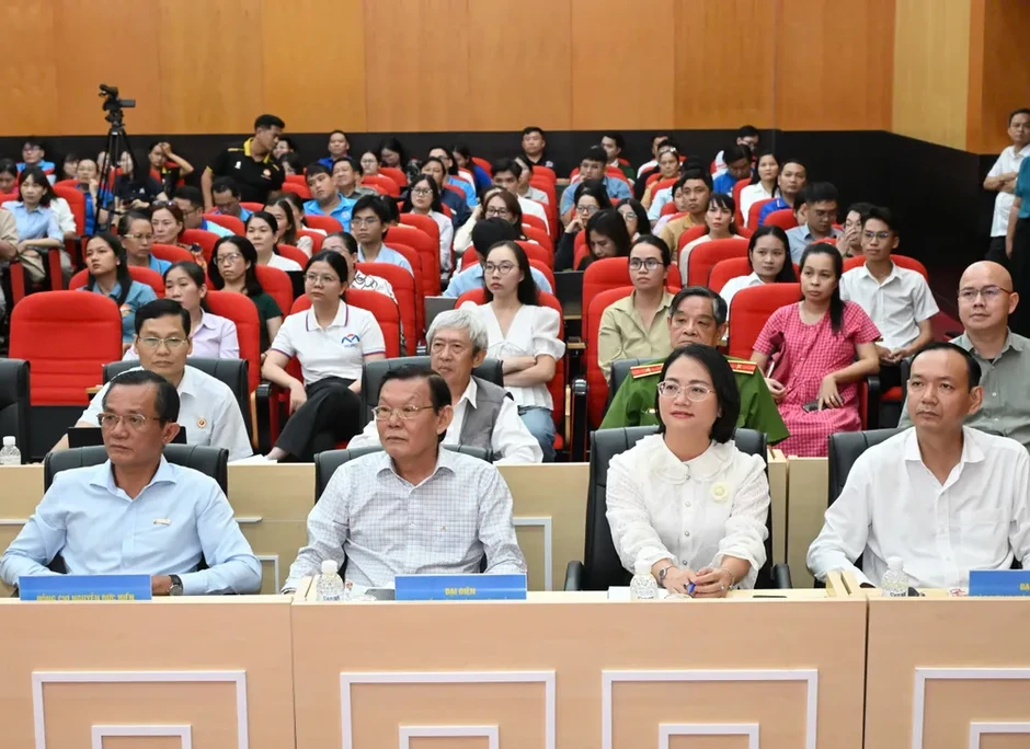 Nâng cao kỹ năng truyền thông cho hơn 1.200 cán bộ Mặt trận Nâng cao kỹ năng truyền thông cho hơn 1.200 cán bộ Mặt trận