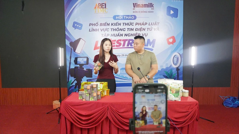 Nâng cao kiến thức pháp luật góp phần khai thác hiệu quả nền tảng số Nâng cao kiến thức pháp luật góp phần khai thác hiệu quả nền tảng số