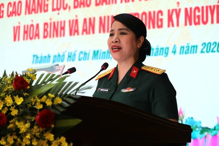 Nâng cao năng lực, bảo đảm an toàn cho phụ nữ Quân đội trong kỷ nguyên số Nâng cao năng lực, bảo đảm an toàn cho phụ nữ Quân đội trong kỷ nguyên số