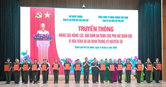Nâng cao năng lực, bảo đảm an toàn cho phụ nữ Quân đội trong kỷ nguyên số Nâng cao năng lực, bảo đảm an toàn cho phụ nữ Quân đội trong kỷ nguyên số