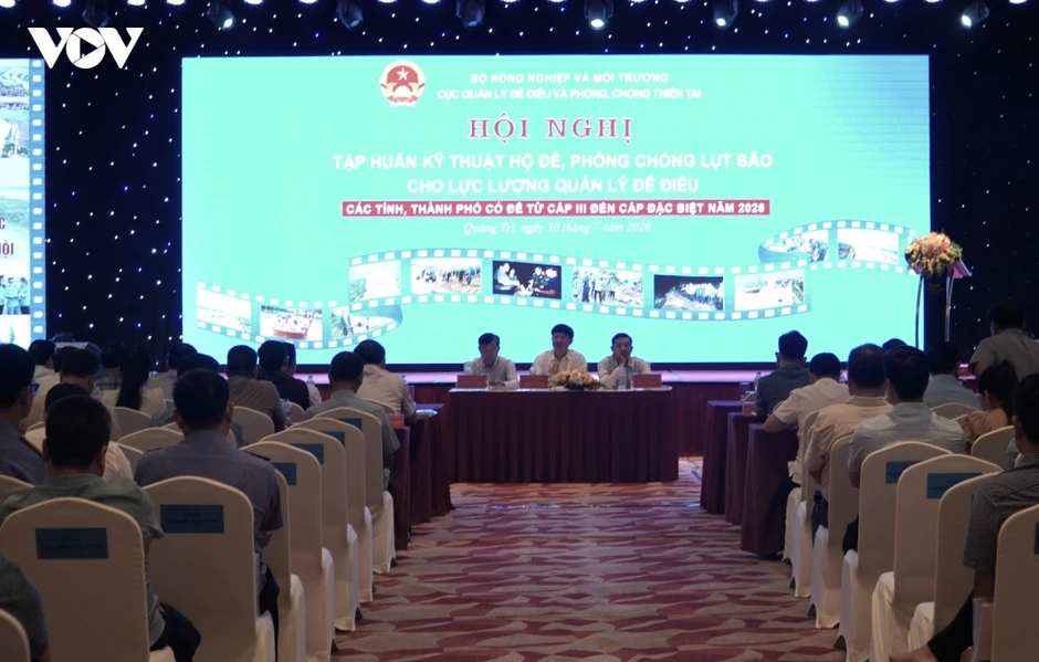 Nâng cao năng lực hộ đê, phòng chống lụt bão cho các địa phương