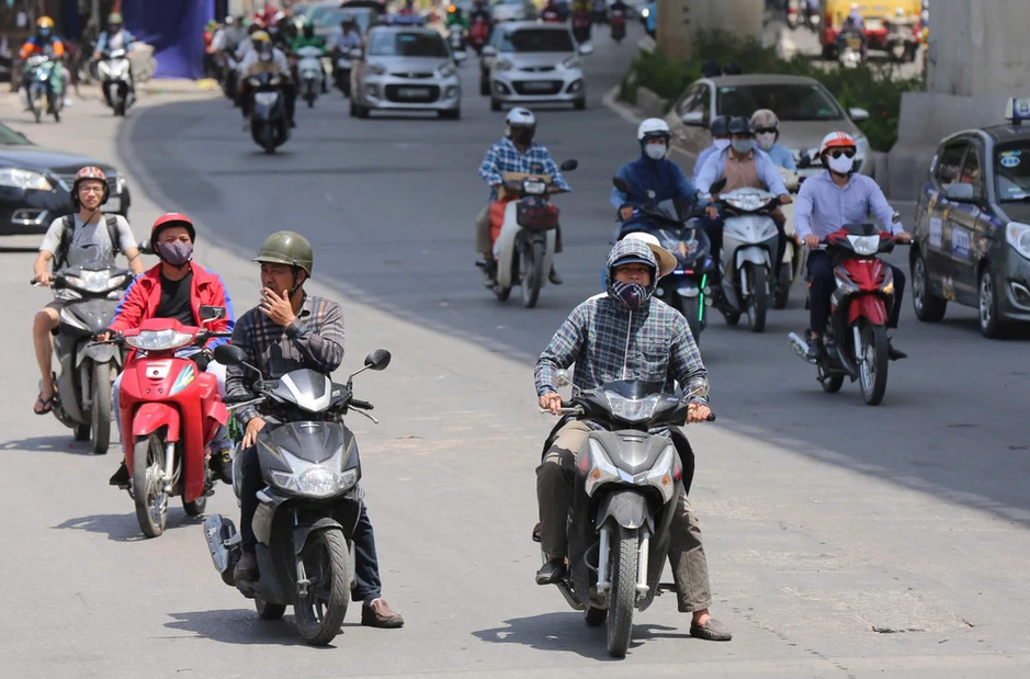 Nắng nóng cực đoan: Đừng chủ quan với những dấu hiệu quá tải nhiệt