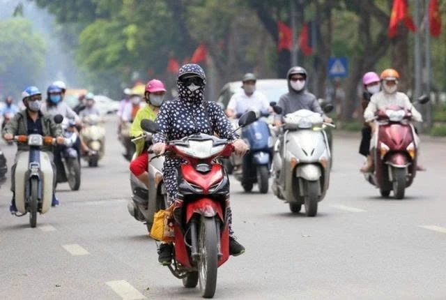 Nắng nóng gay gắt, có nơi 39 độ ở Tây Bắc và Trung Bộ Nắng nóng gay gắt, có nơi 39 độ ở Tây Bắc và Trung Bộ