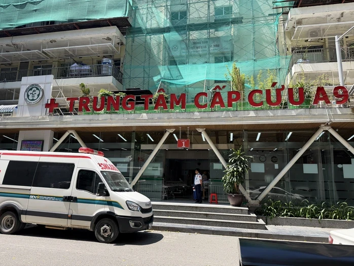 Nắng nóng: Nhiều người cấp cứu vì say nắng Nắng nóng: Nhiều người cấp cứu vì say nắng