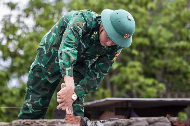 Nắng rát Thăng An và những ngôi nhà dựng lại từ mồ hôi áo lính Nắng rát Thăng An và những ngôi nhà dựng lại từ mồ hôi áo lính