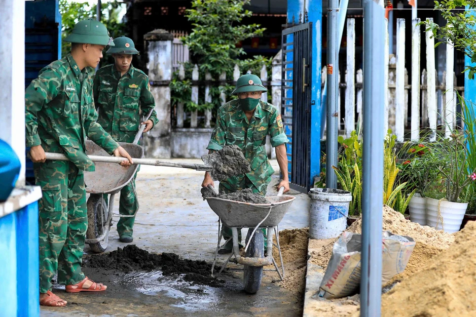 Nắng rát Thăng An và những ngôi nhà dựng lại từ mồ hôi áo lính Nắng rát Thăng An và những ngôi nhà dựng lại từ mồ hôi áo lính